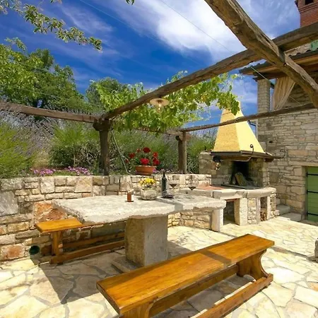 Villa Angolo Rustico - Groznjan, Istria *